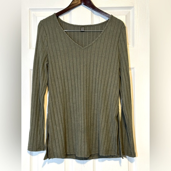 SHEIN Women’s Size XL Olive Green Rib Knit Long Sleeve V-Neck Top Casual Soft - Picture 2 of 13